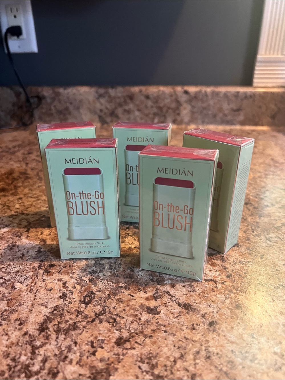 Meidián On-the-Go Blush. Hot Red